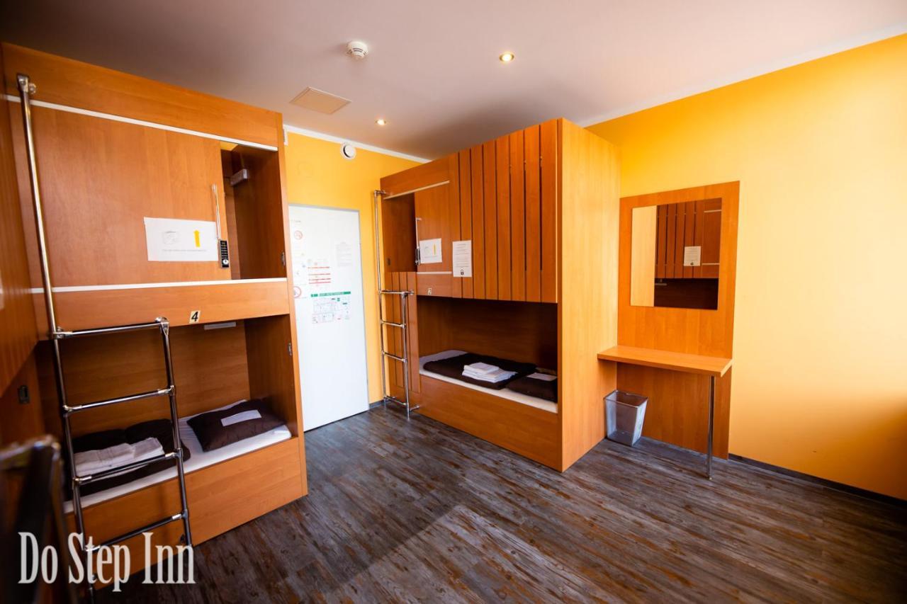 Do Step Inn Central - Self-Service-Hostel เวียนนา ภายนอก รูปภาพ