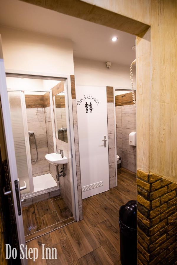 Do Step Inn Central - Self-Service-Hostel เวียนนา ภายนอก รูปภาพ