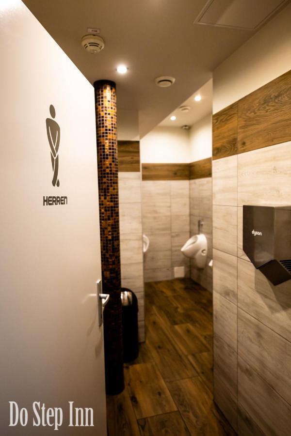 Do Step Inn Central - Self-Service-Hostel เวียนนา ภายนอก รูปภาพ