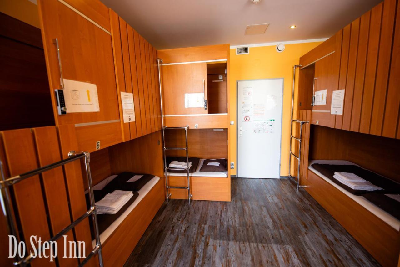 Do Step Inn Central - Self-Service-Hostel เวียนนา ภายนอก รูปภาพ
