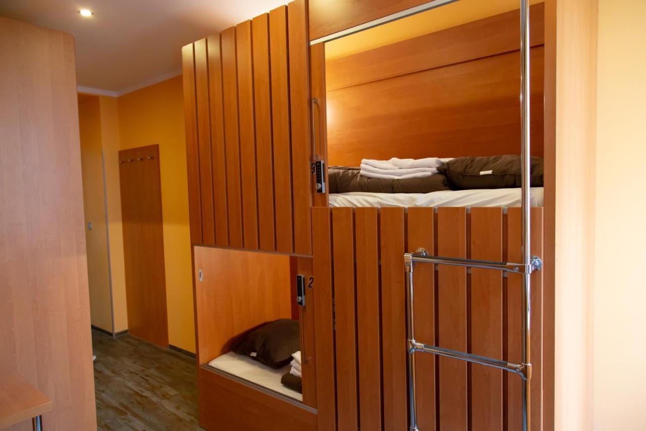 Do Step Inn Central - Self-Service-Hostel เวียนนา ภายนอก รูปภาพ