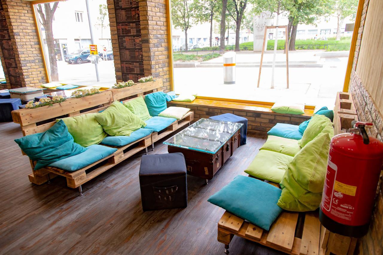 Do Step Inn Central - Self-Service-Hostel เวียนนา ภายนอก รูปภาพ